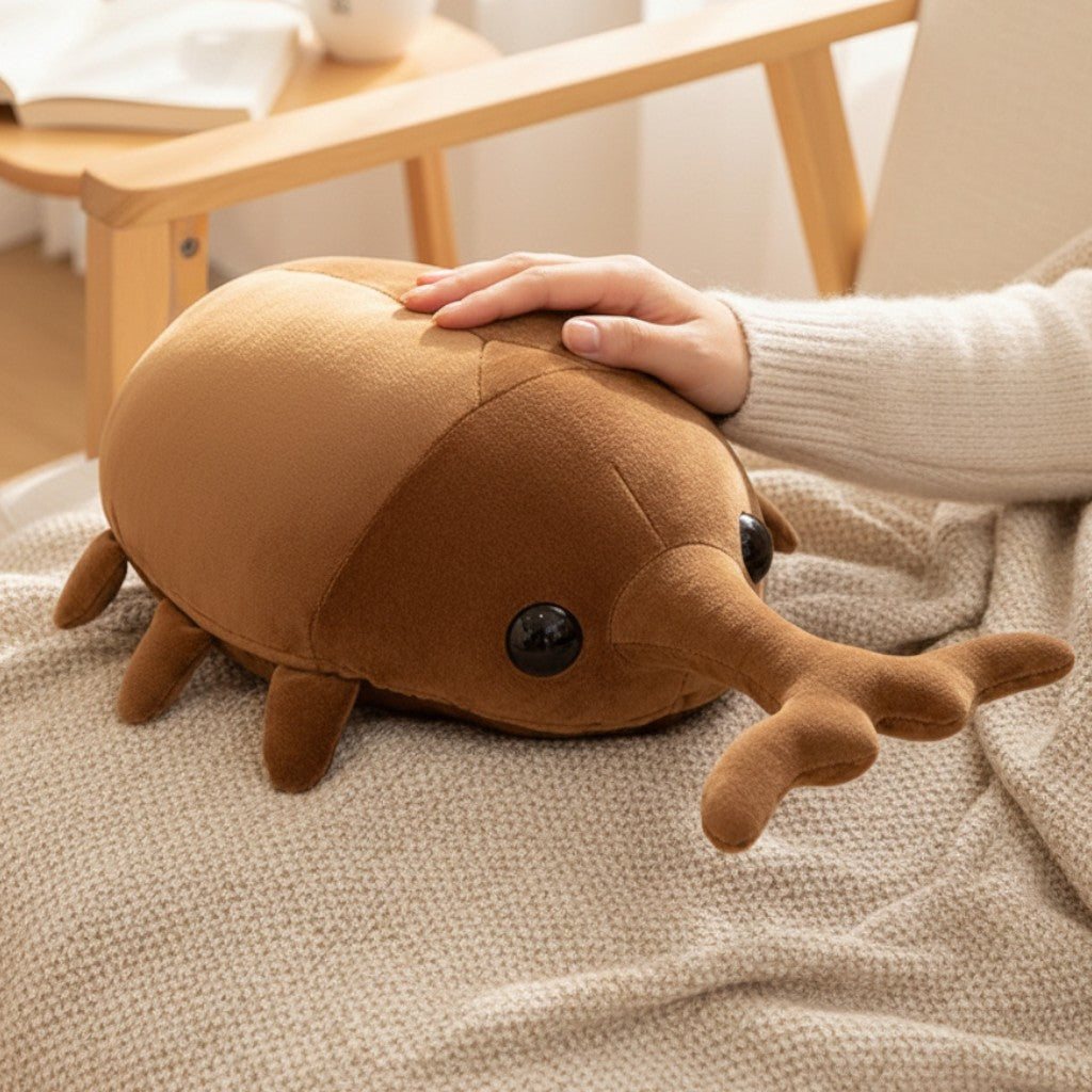 Almofada Criativa Besouro-Rinoceronte de Pelúcia Realista